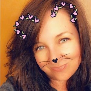 Meet your Posher, Laurie